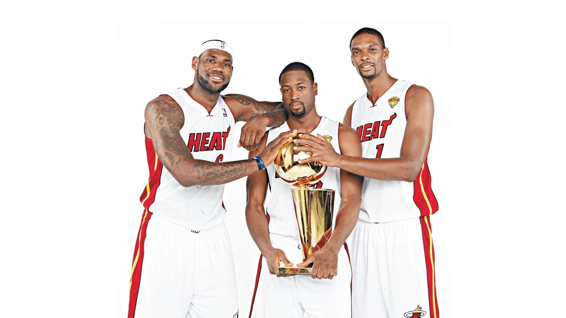 “书店运动角”开幕小型体能赛 在图书区旁完成徒手训练